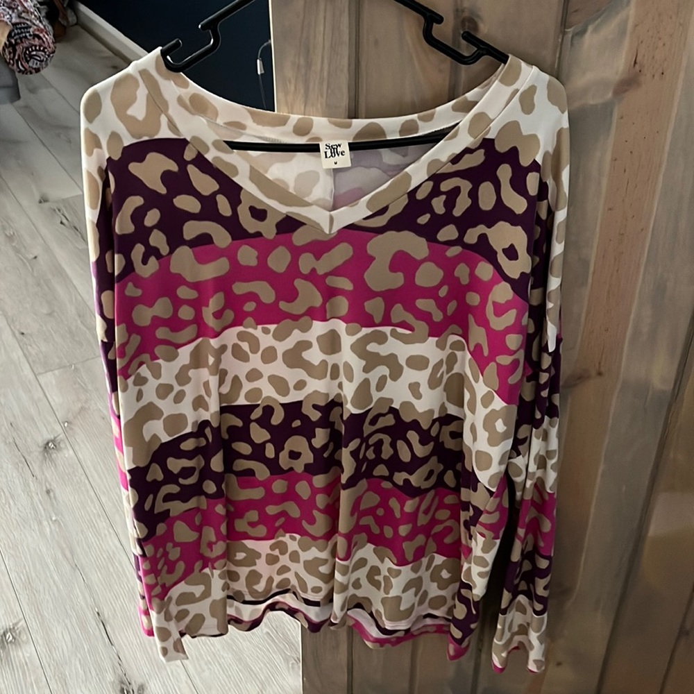 Sew In Love. Size Medium. Great condition. Worn once